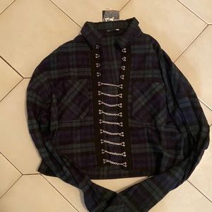 NWT Fashion nova plaid flannel crop with open middle chains